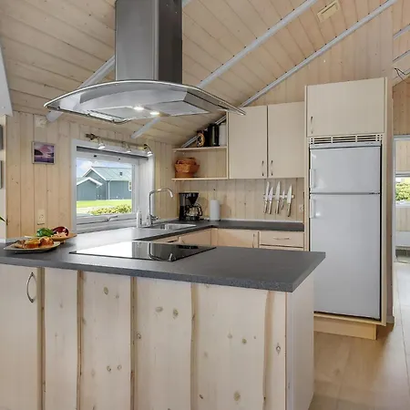 בית נופש Three-bedroom In נורדבורג