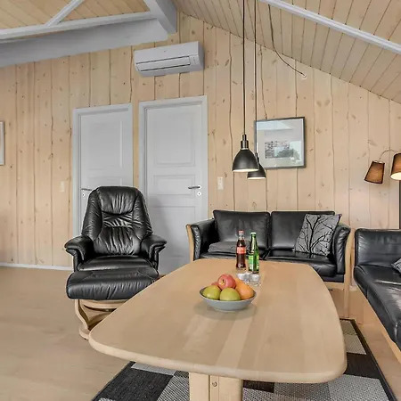 Dom wakacyjny Niesamowity Dom W Nordborgu Z Sauną