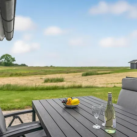 Three-bedroom In בית נופש *