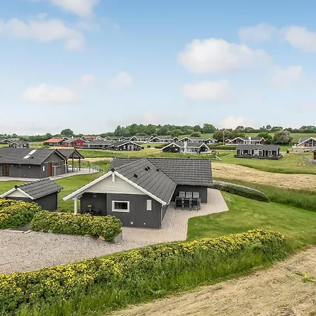 Ferienhaus Three-bedroom In Nordborg Kommune