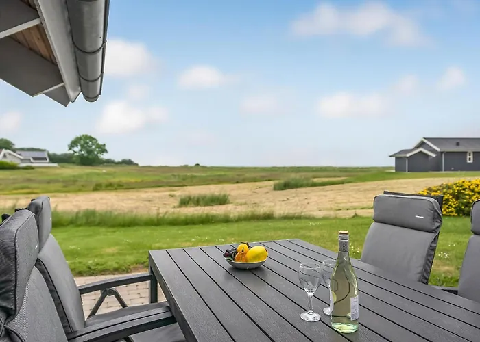 Three-bedroom In Vakantiehuis *